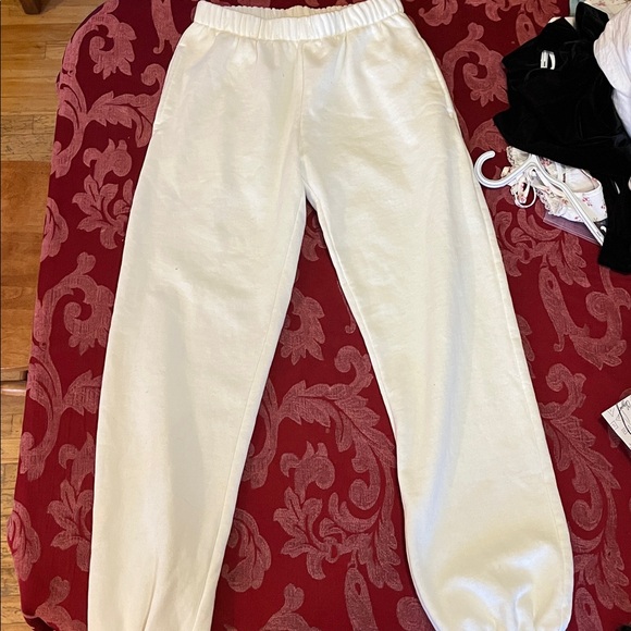 Brandy Melville Pants - Brandy Melville Rosa Sweatpants